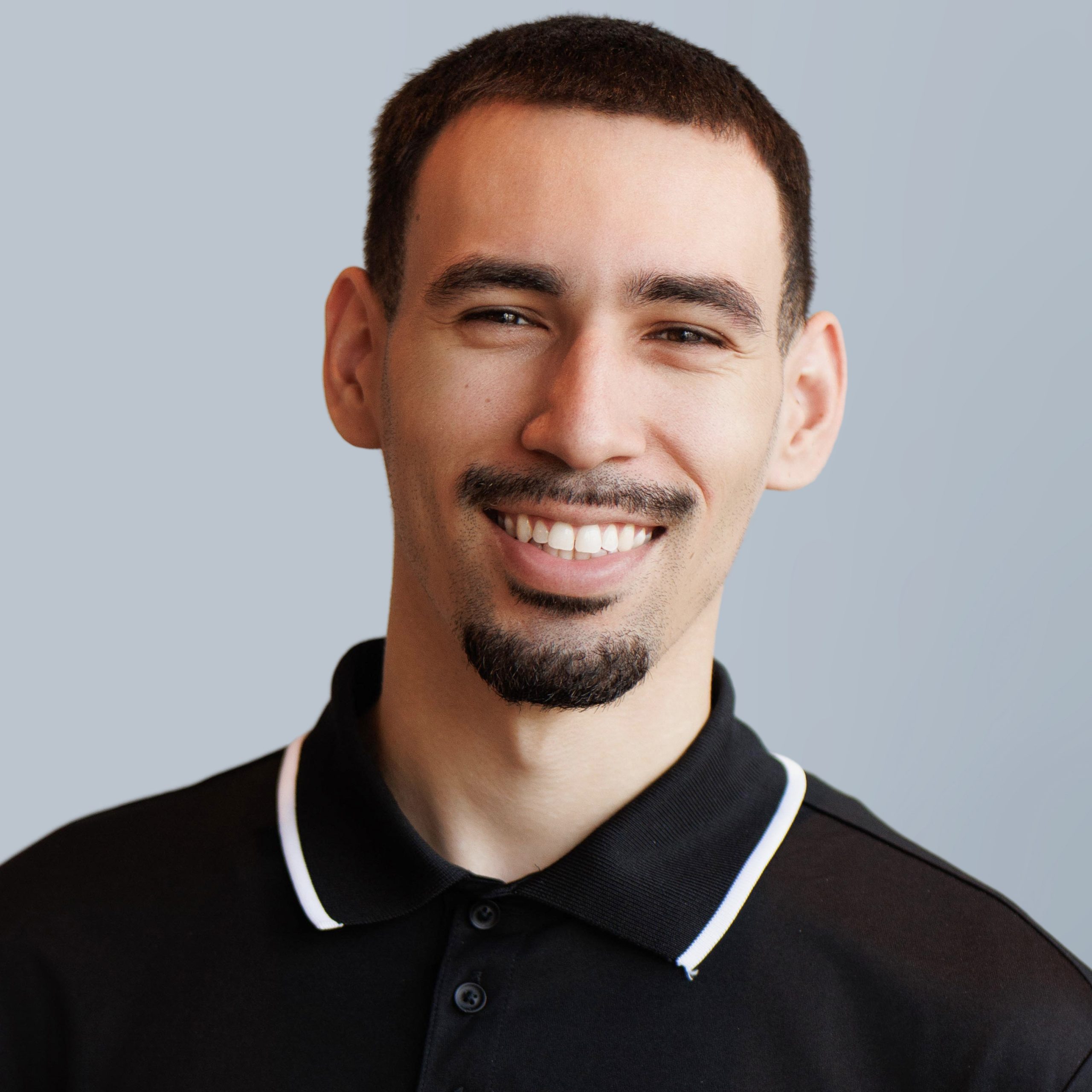 Noah Randall headshot